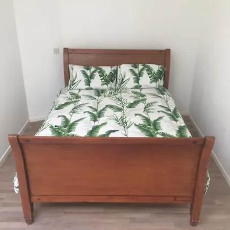 Eden Falls Crossabeg