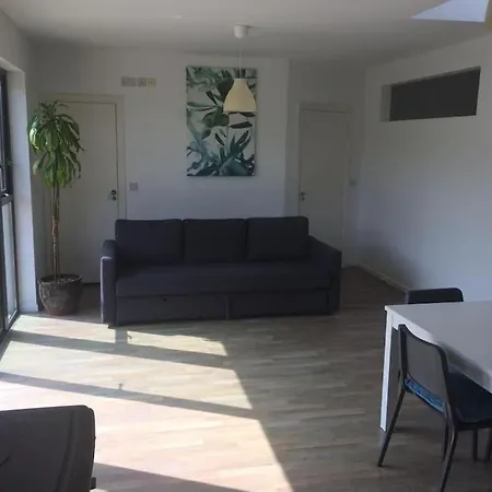 Eden Falls Crossabeg